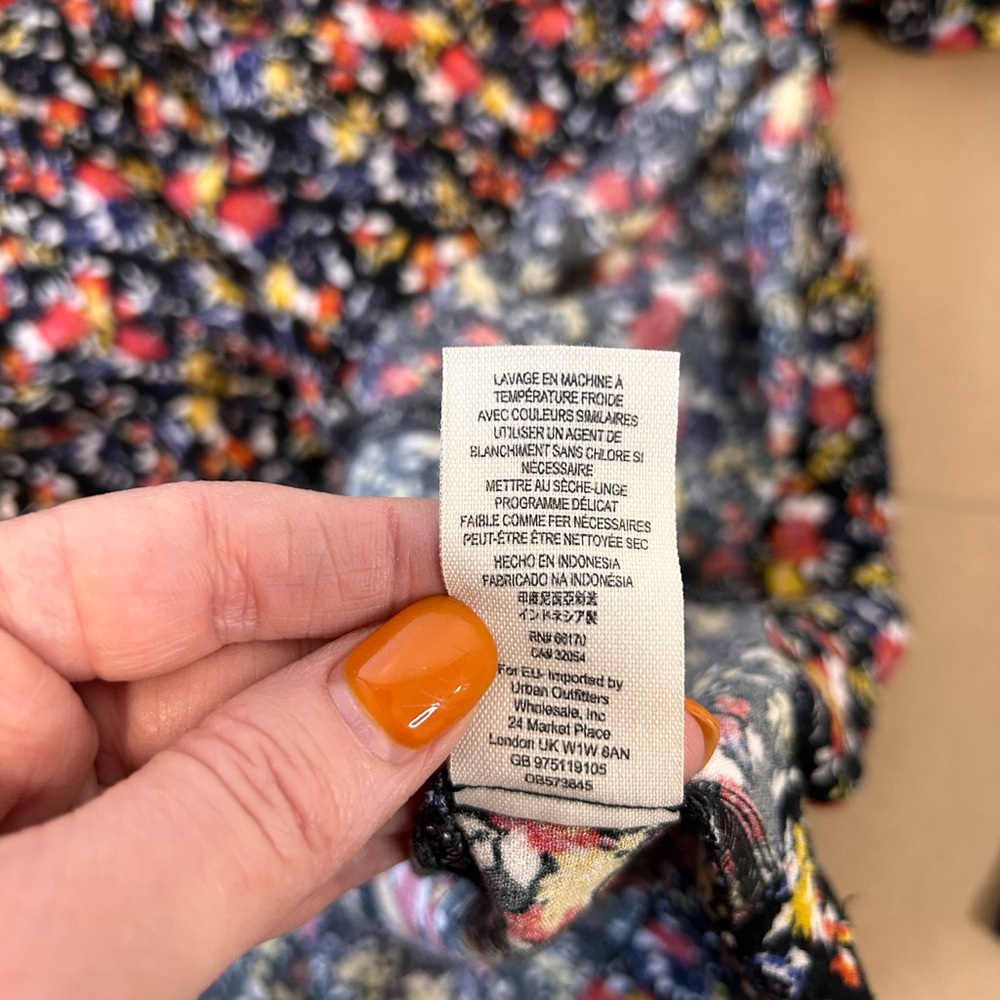 FREE PEOPLE Wildflower Fields Henley Tunic Top V-neck button Women’s Size Medium - Picture 11 of 13